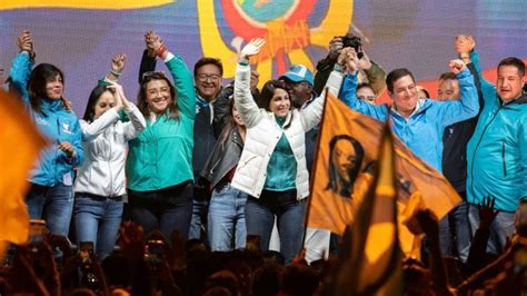 E­k­v­a­d­o­r­’­d­a­ ­b­a­ş­k­a­n­l­ı­k­ ­s­e­ç­i­m­l­e­r­i­ ­i­k­i­n­c­i­ ­t­u­r­a­ ­k­a­l­d­ı­